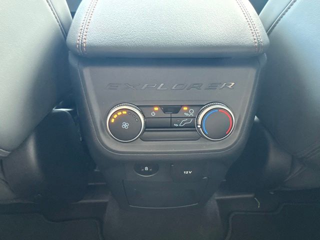 2025 Ford Explorer Active:B02485
