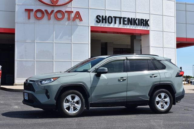 2020 Toyota RAV4 XLE AWD's photo