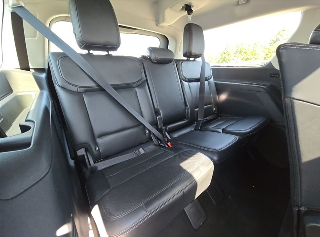 2025 Black Metallic Ford Expedition Max Platinum 4X4 SUV