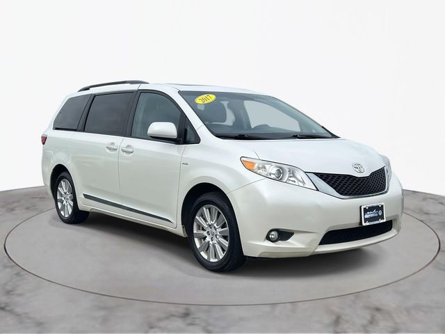 2017 Toyota Sienna XLE Premium 7-Passenger AWD