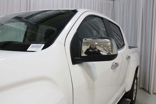 Used 2018 White GMC SLT image 34