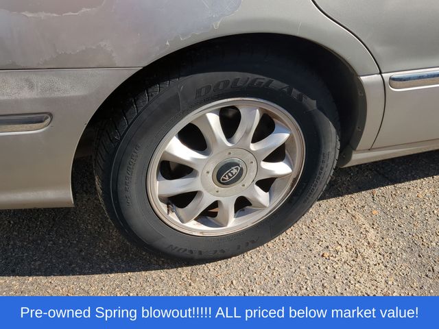 Used 2005 Gray Kia  image 13