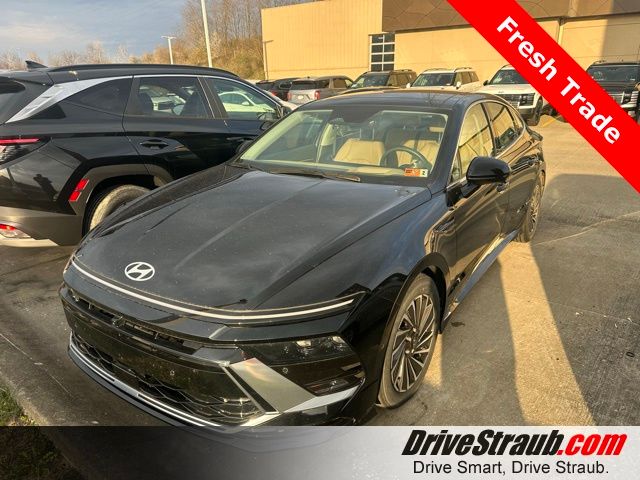 Abyss Black 2025 Hyundai Sonata Hybrid Limited FWD Sedan Front-Wheel Drive 6-Speed Automatic