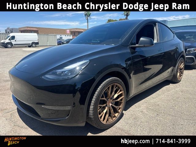Solid Black 2025 Tesla Model Y SUV / Crossover Rear-Wheel Drive 1-Speed Automatic