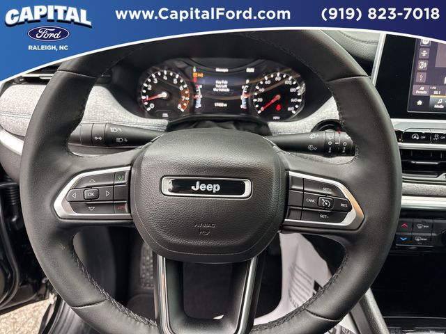 Used 2025 Black Jeep Latitude image 24