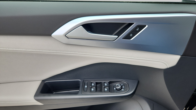 2025 Volkswagen Taos