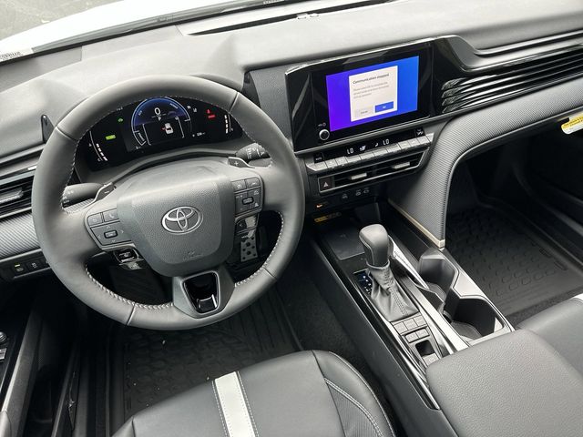 2025 Toyota Camry SE 13