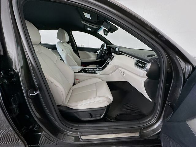 Thumbnail: 2025 Genesis G70 - 29