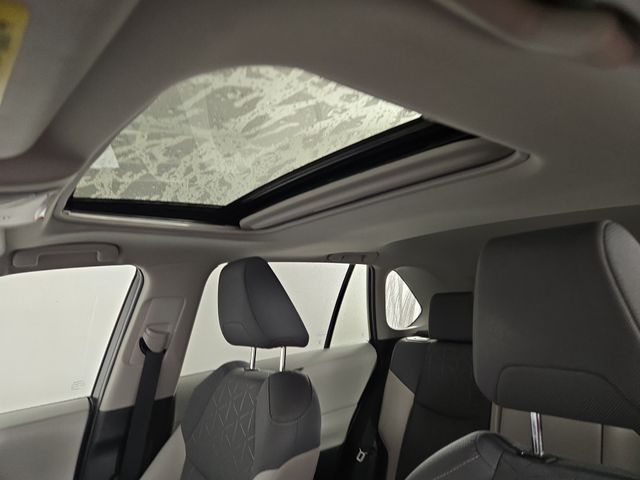 2022 Toyota RAV4 Hybrid XLE photo