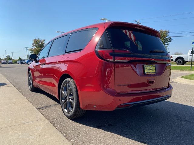 2026 Chrysler Pacifica Select - Red Hot Pearlcoat exterior view 7
