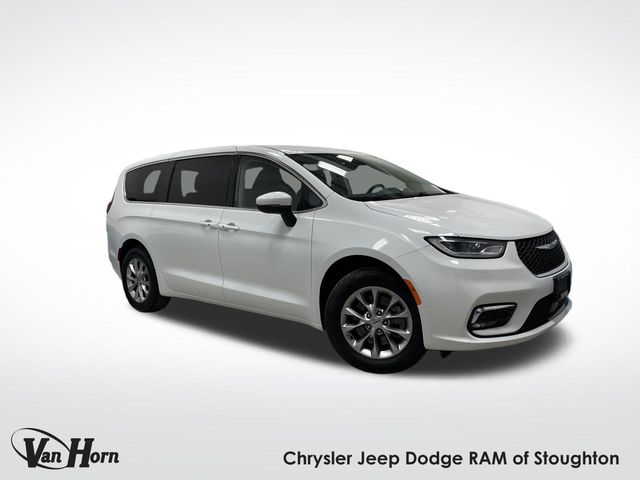 2023 Chrysler Pacifica Touring L photo