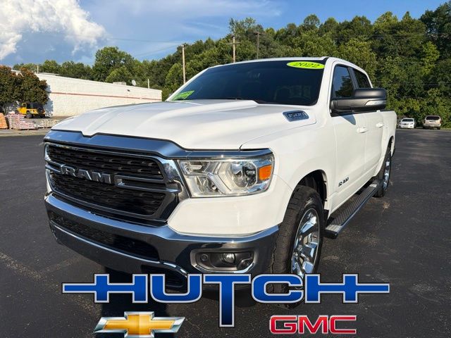 Bright White Clearcoat 2022 RAM 1500 Pickup Truck Four-Wheel Drive 8-Speed Automatic