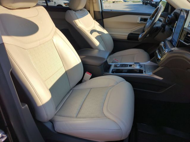 Used 2020 Black Ford Platinum image 36