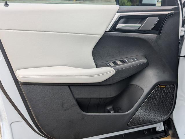 New 2025 White Mitsubishi SE image 10