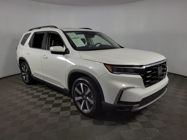 White 2025 Honda Pilot SUV / Crossover Front-Wheel Drive Automatic