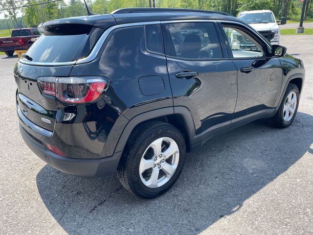 2021 Jeep Compass Latitude - Diamond Black exterior view 7