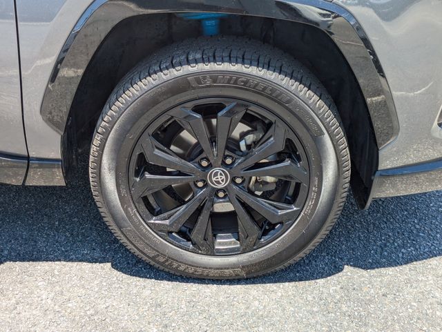 2022 Toyota RAV4 Hybrid SE
