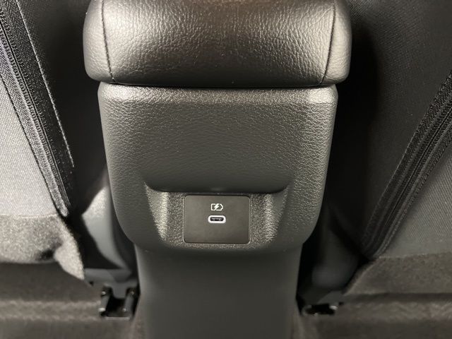 2025 Super Black Metallic Nissan Versa 1.6 SV FWD Sedan