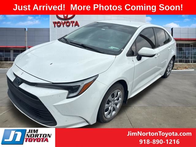 2023 Toyota Corolla LE Hybrid CVT's photo