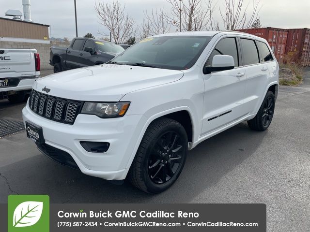 2020 Jeep Grand Cherokee Altitude 29