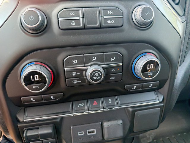 Used 2022 White Chevrolet LT image 21
