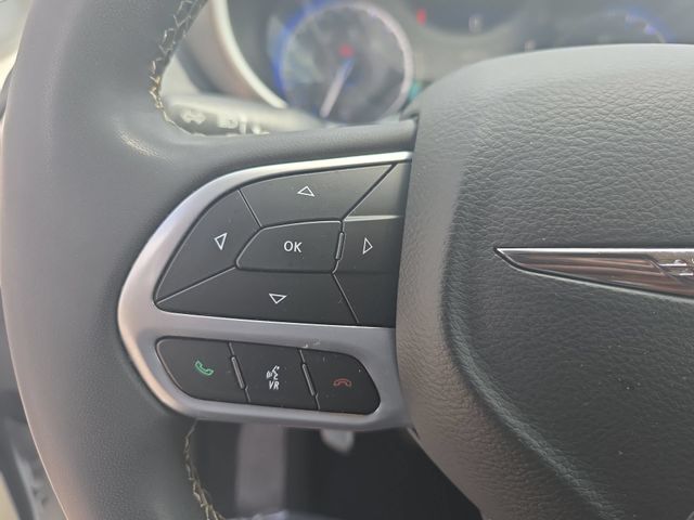 Used 2022 Bright White Clearcoat Chrysler Touring L image 19