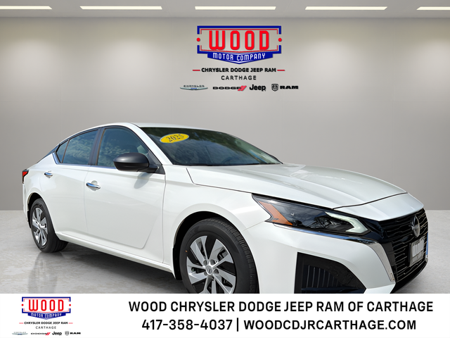 Glacier White 2025 Nissan Altima Sedan Front-Wheel Drive Continuously Variable Transmission