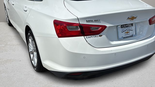 Used 2025 White Chevrolet LT image 39