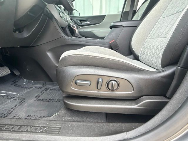 2022 Chevrolet Equinox LT:44956B