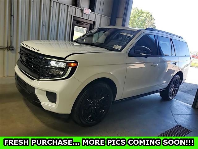 White Metallic 2025 Ford Expedition Platinum 4WD SUV / Crossover Four-Wheel Drive Automatic