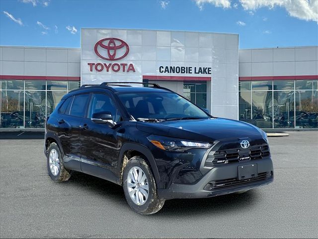 2026 Toyota Corolla Cross LE's photo
