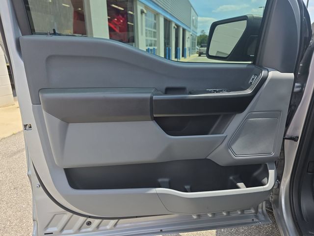 Used 2025 Iconic Silver Metallic Ford XL image 22