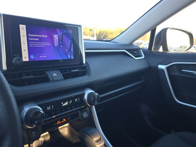 2023 Toyota RAV4 XLE:B02179