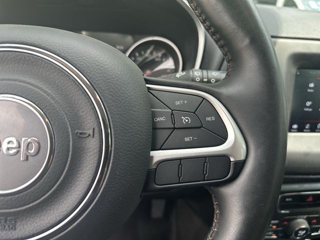 Used 2019 Red Jeep Latitude image 39