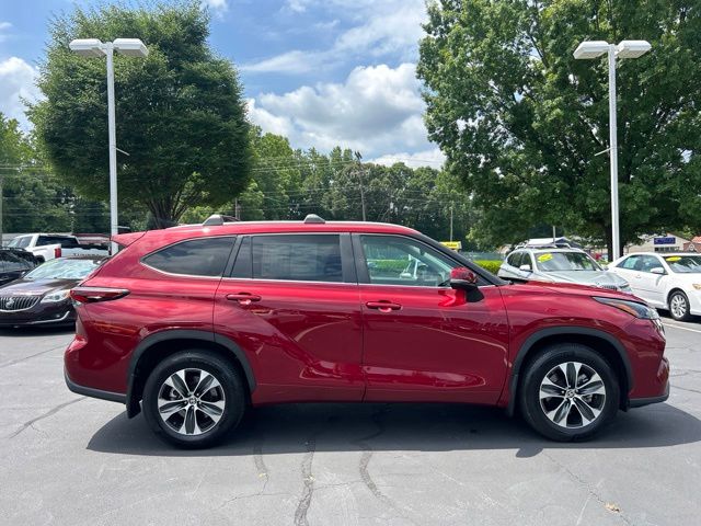 Used 2025 Toyota Highlander SUV