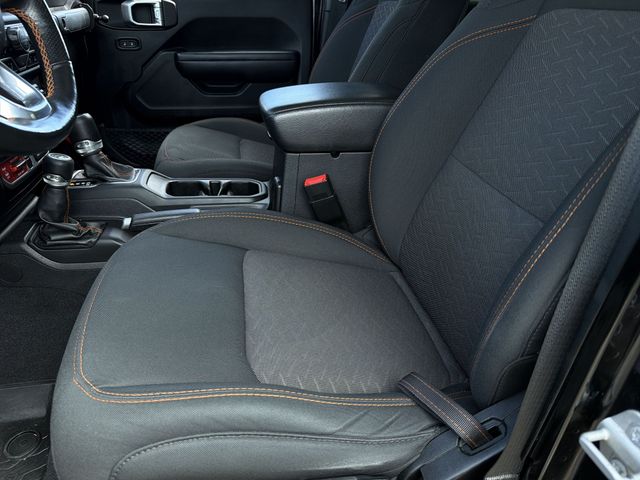 Used 2020 Black Jeep Mojave image 21