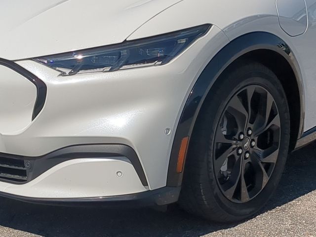 Used 2023 White Ford Premium image 17