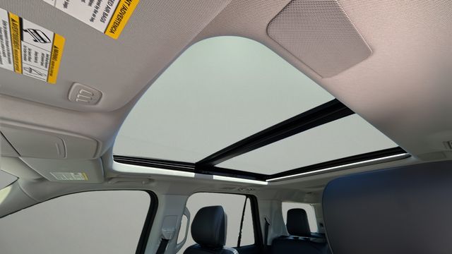 Used 2025 Silver Ford Platinum image 19