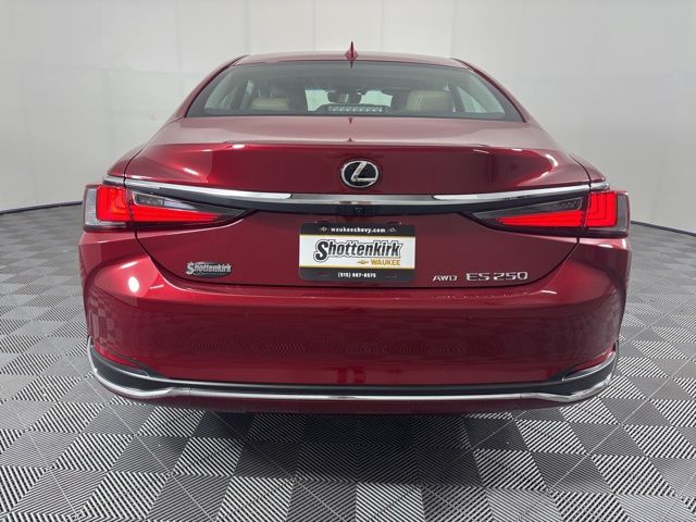 Used 2021 Lexus ES Sedan