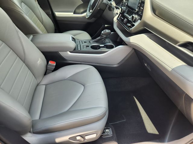 2022 Toyota Highlander XLE Gray at Toyota of Victoria
