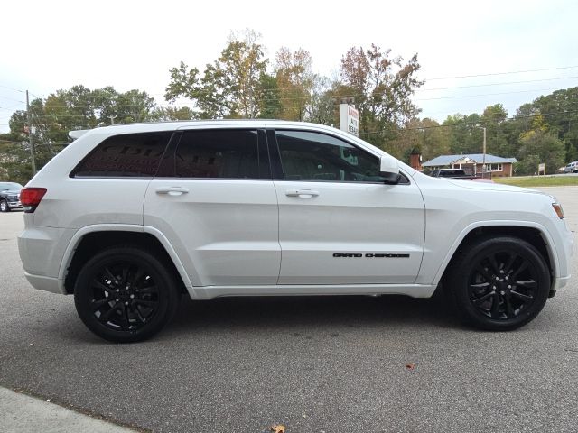 2020 Jeep Grand Cherokee Altitude:44916B