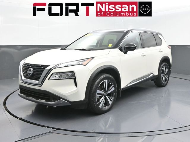 Pearl White Tricoat/Super Black 2023 Nissan Rogue SUV / Crossover Front-Wheel Drive Continuously Variable Transmission