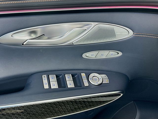 Thumbnail: 2026 Genesis GV70 - 20