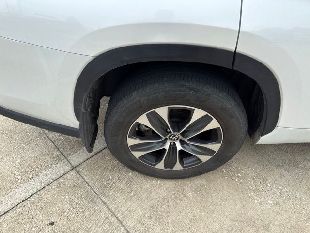 2024 Toyota Highlander XLE Beige at Bayway Cadillac Southwest