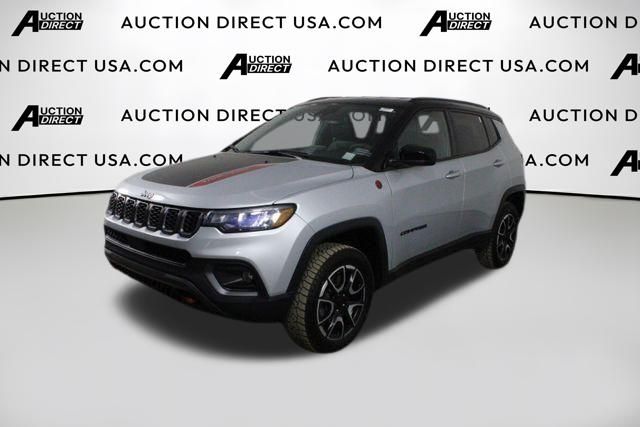 Silver Zynith Metallic Clearcoat 2024 Jeep Compass Trailhawk 4WD SUV / Crossover Four-Wheel Drive 8-Speed Automatic