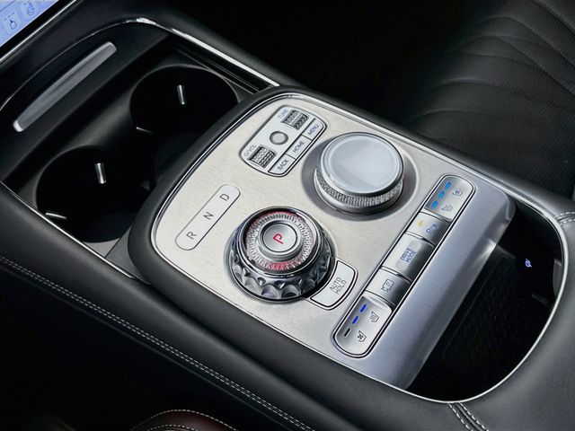 Thumbnail: 2023 Genesis G90 - 17