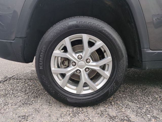 used 2023 Jeep Grand Cherokee car, priced at $28,990