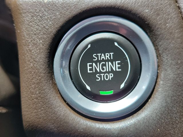2023 GMC Yukon SLT Silver at EAG Ford Navasota