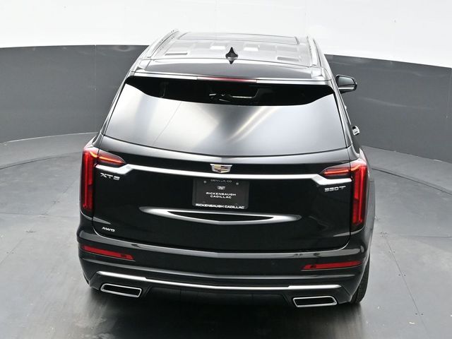 2025 Cadillac XT6 Luxury photo