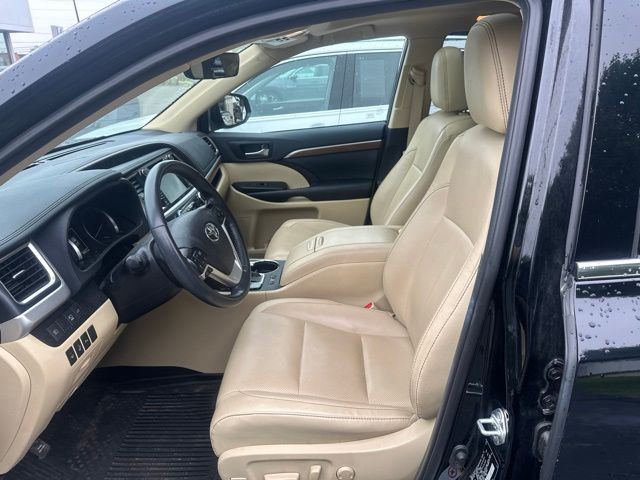 Used 2019 Toyota Highlander Hybrid SUV